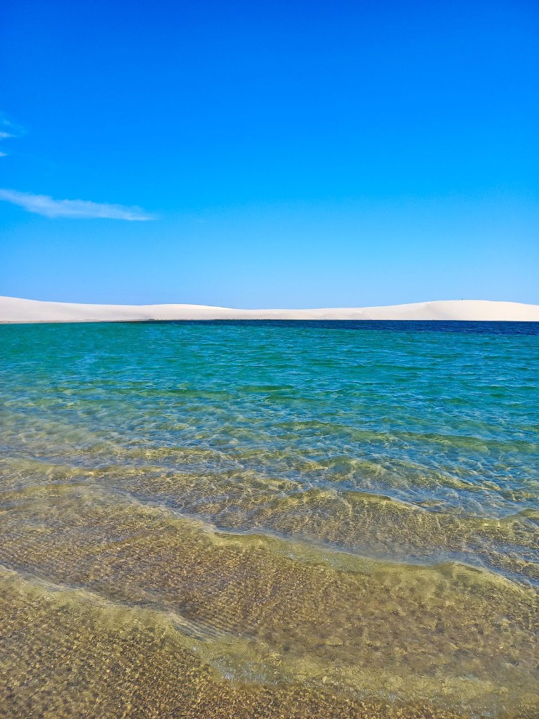 Lagoa Azul com águas cristalinas